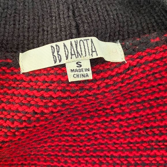 BB Dakota Southwest Aztec Cardigan Sweater - Picture 5 of 6